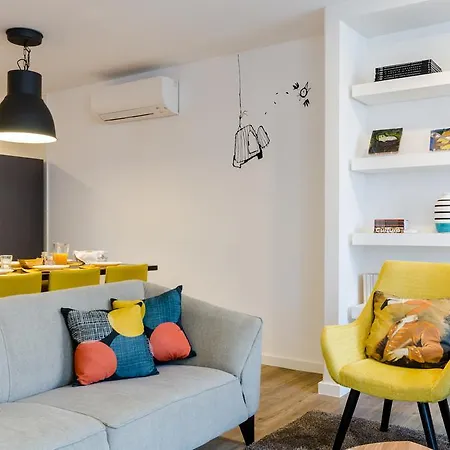 The Loghouse ליסבון