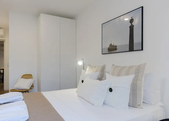 The Loghouse ליסבון